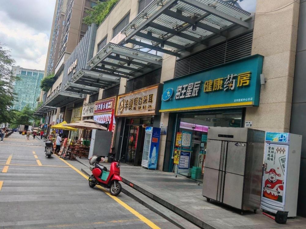 (出租) 龙华共和花园斑马线对面壹方城底商街铺业主直租，有燃无行业限制